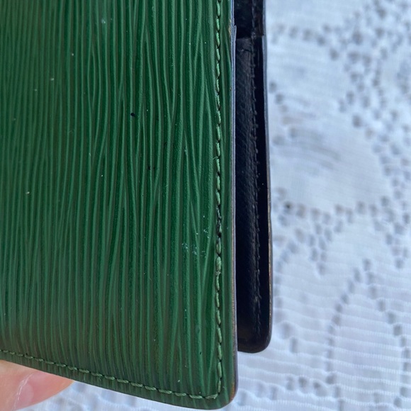 AUTHENTIC LOUIS VUITTON EPI GREEN AGENDA - Picture 4 of 16